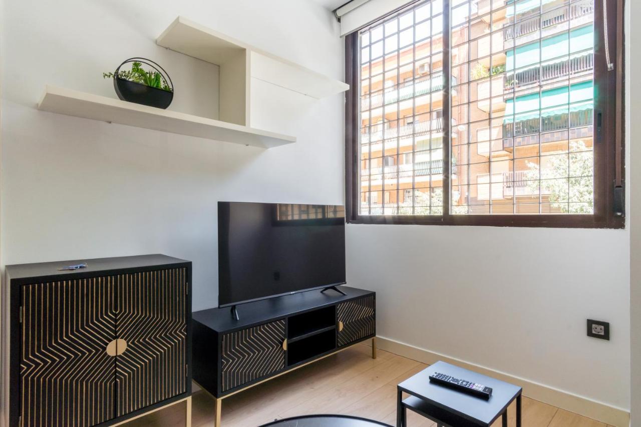 Bright Modern -1Bedroom 1Bath -Cuatro Caminos Мадрид Екстериор снимка